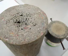 Cinza aproveitada para produção de material sólido. 