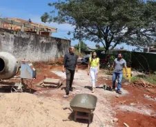 Equipe acompanhando a obra.