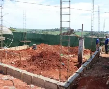 Equipe acompanhando a obra.