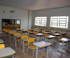 Sala sendo reformada.
