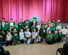 Equipe Ceju junto alunos