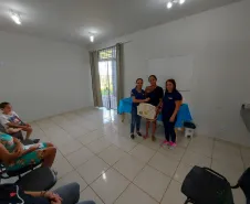 Encontro com as gestantes, e entrega de Kits, pela equipe da UBS Santo Antônio. (Enfermeira e Agente de Saúde)