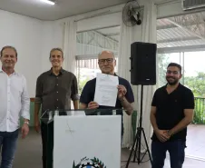 assinatura de pacote de 15 obras em benefício de 11 bairros de Ivaiporã e 3 distritos