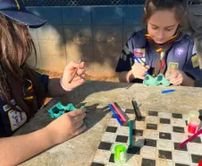 Nossas crianças decorando suas sementeiras