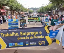 DESFILE