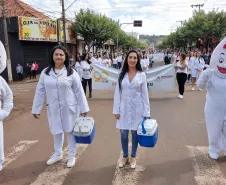 DESFILE