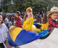 DESFILE