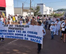 DESFILE