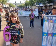DESFILE