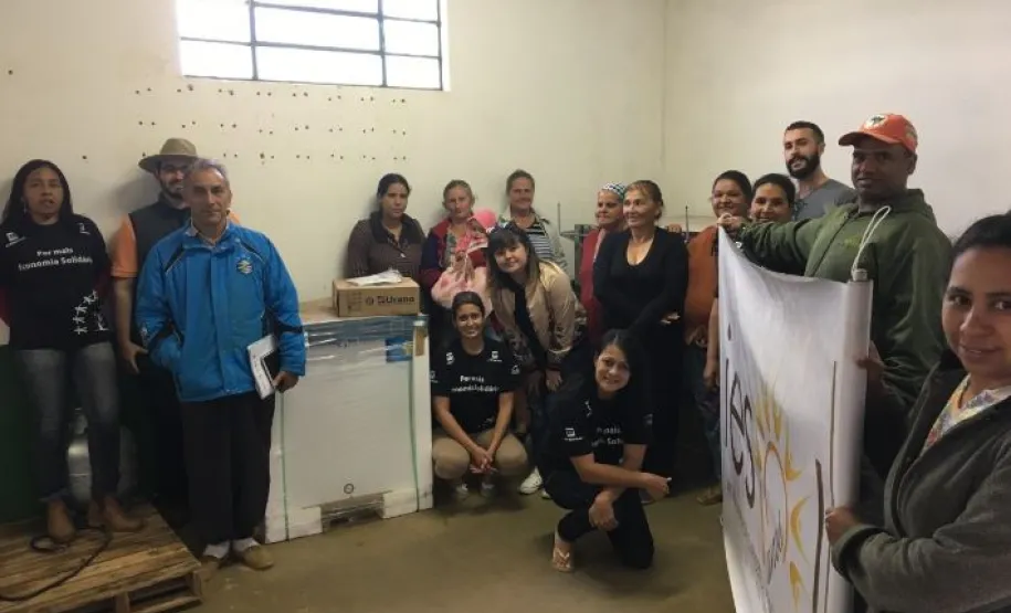 Economia Solidária, Redes de Cooperação e Tecnologias Sociais