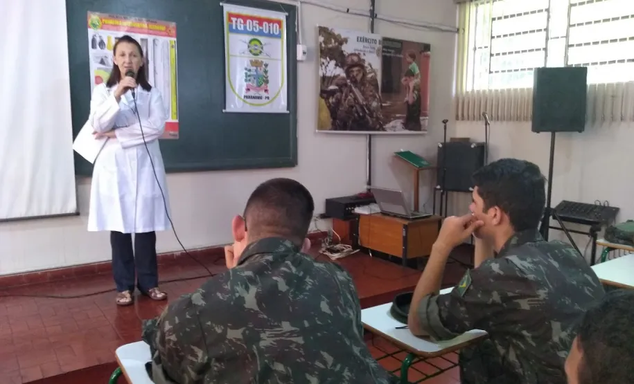 Palestra sobre dengue, zika e chikungunya.