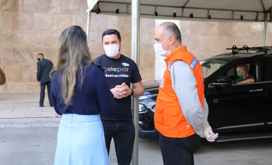 Entrega de cestas básicas