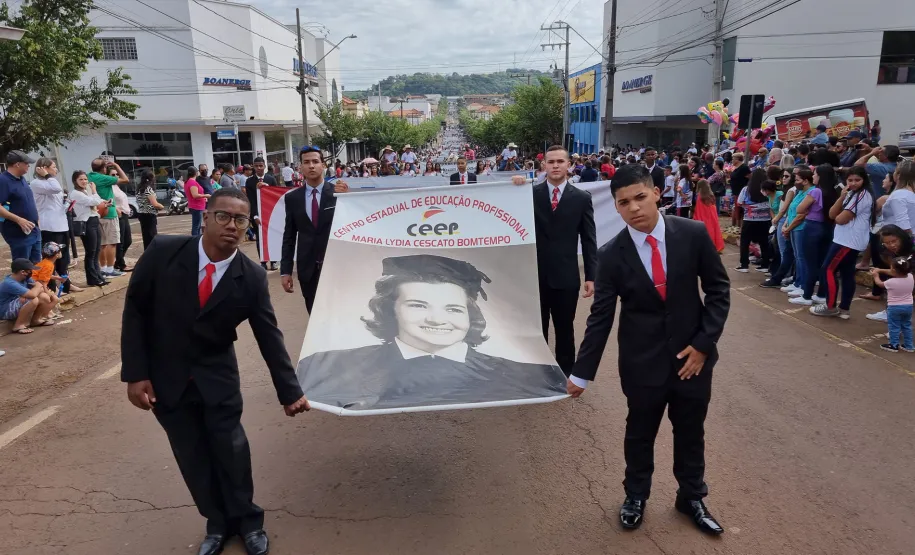 Desfile 90 Anos de Assaí