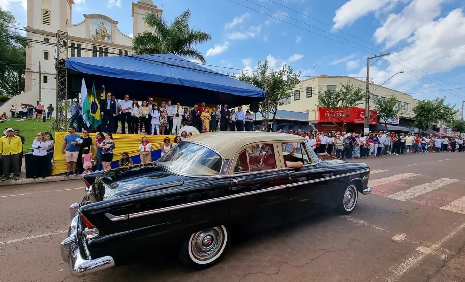 Desfile 90 Anos de Assaí