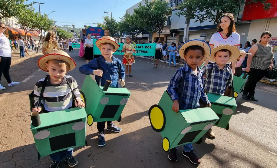 Desfile 90 Anos de Assaí