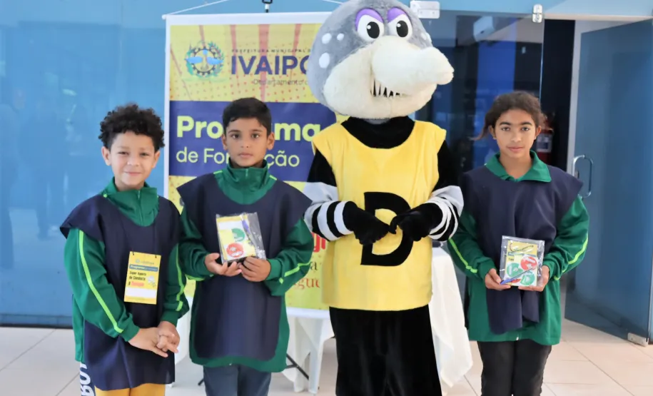 Super Agente de Combate à Dengue recebe kit de visitação da Prefeitura de Ivaiporã