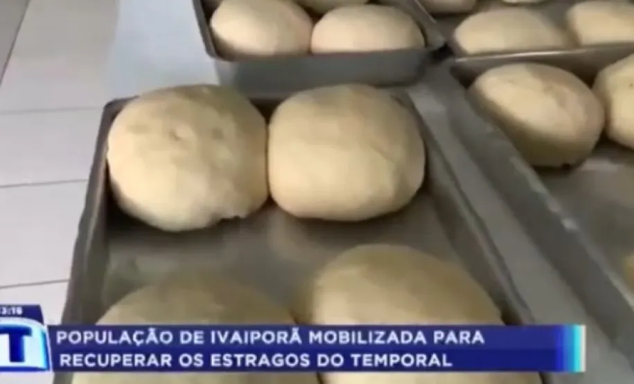 Pães sendo confeccinados