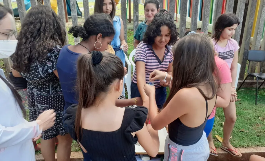 Profissionais da Saúde da Prefeitura de Ivaiporã e adolescentes se reúnem mensalmente na Unidade Básica de Saúde Alto Porã