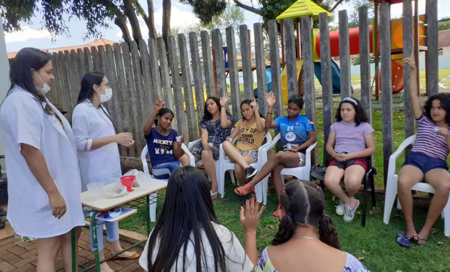 Profissionais da Saúde da Prefeitura de Ivaiporã e adolescentes se reúnem mensalmente na Unidade Básica de Saúde Alto Porã