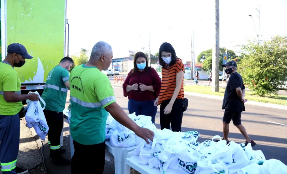 Entrega dos hortifrutis.