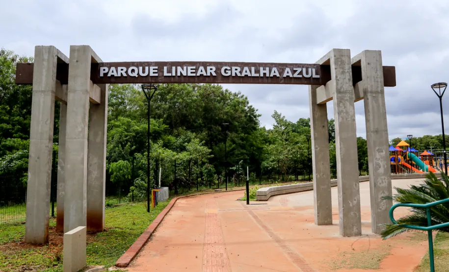 Portal entrada Parque Linear Gralha Azul