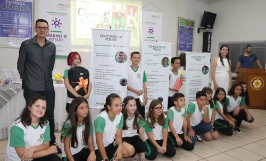 Todos os alunos participantes.