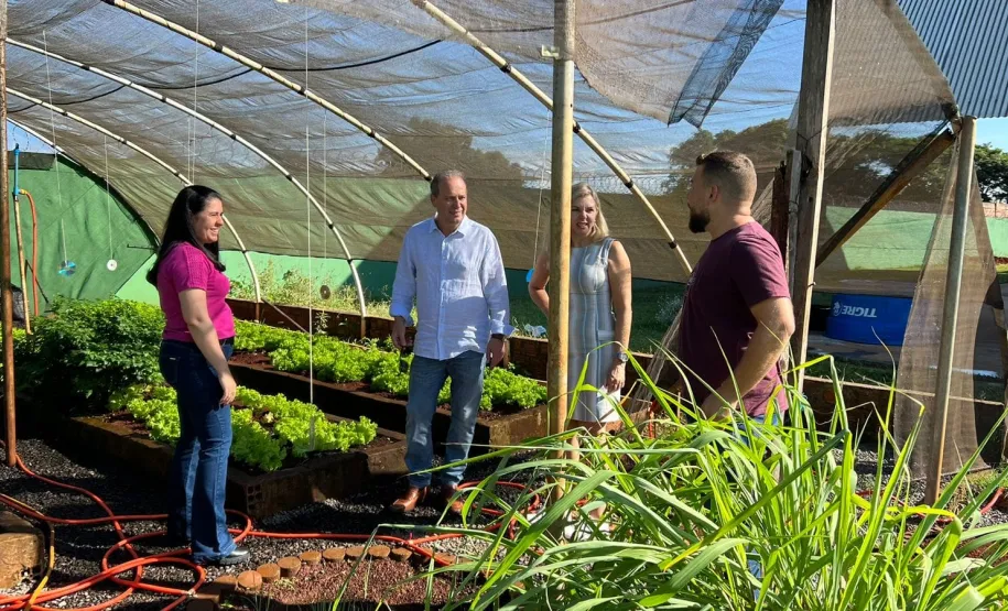 Visita prefeito e vereadora