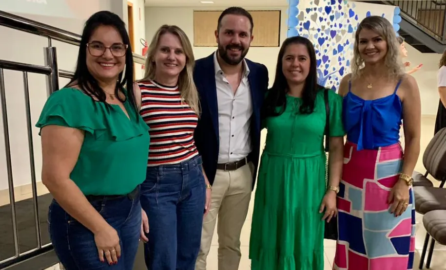 Equipe do Departamento Municipal de Assistência Social na Palestra de conscientização sobre o autismo.