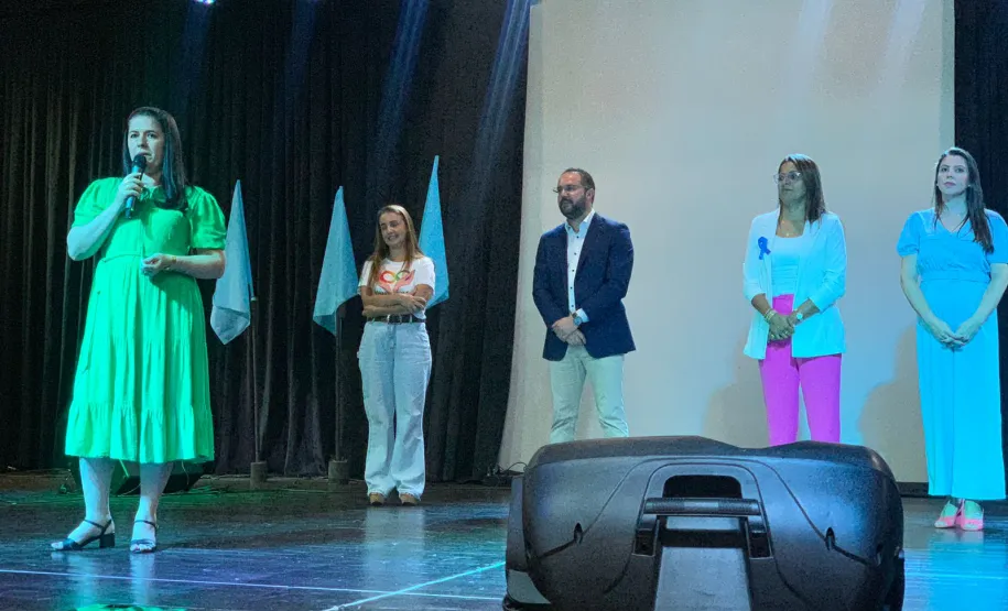 Palestra sobre a conscientização do autismo.