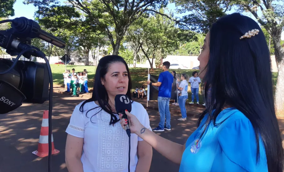 Entrevista da Diretora do Departamento Municipal de Assistência Social sobre a Blitz do Autismo.
