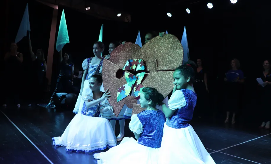 Apresentação das crianças durante o evento.