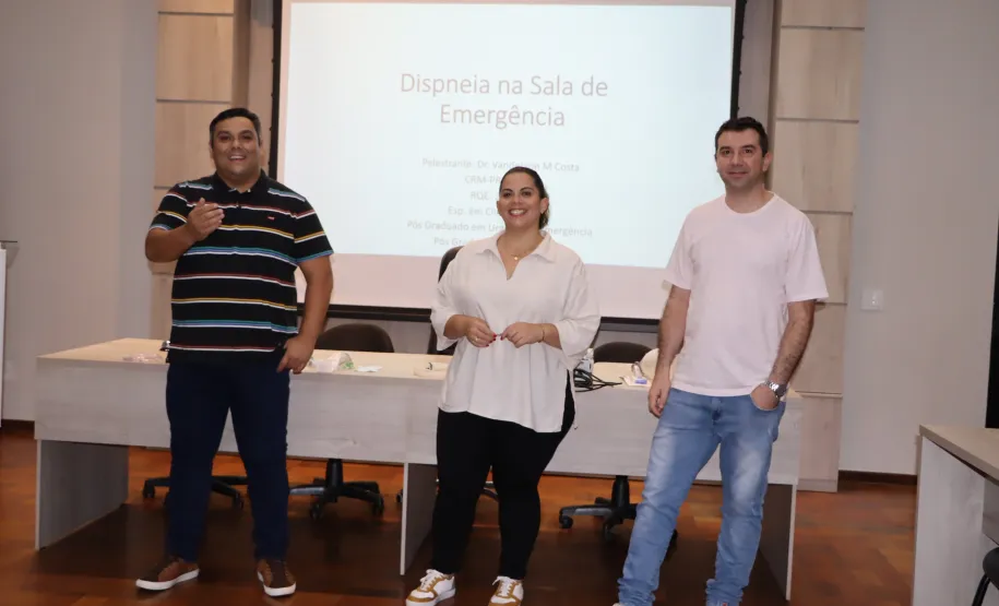 Dr. Vanderson, Enfª. Maria Angelica e Enfº. Cleber - Durante o Treinamento de Dispneia.