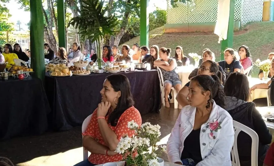 Mães crianças Projeto Casa de Vivência