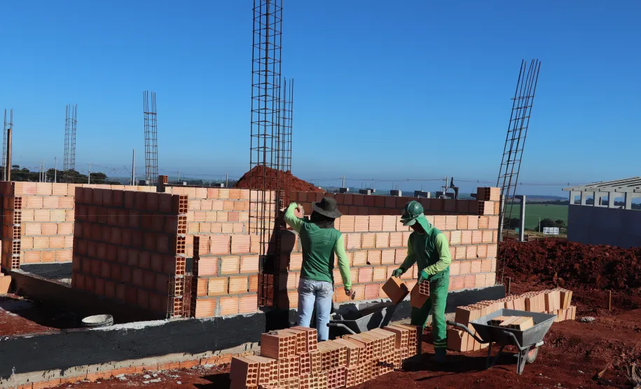 Prédios em construção no Parque