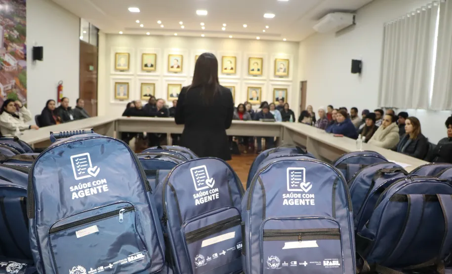 Kits entregues aos agentes.