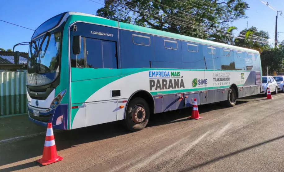 Ônibus Emprega Mais Paraná