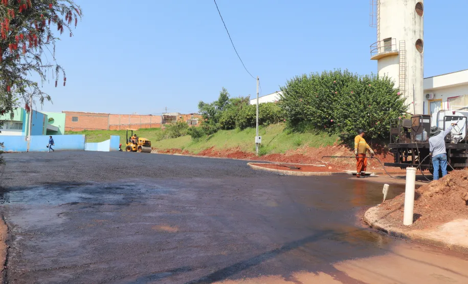 asfalto de acesso à UBS da Vila Monte Castelo