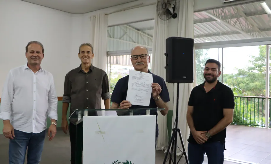 assinatura de pacote de 15 obras em benefício de 11 bairros de Ivaiporã e 3 distritos