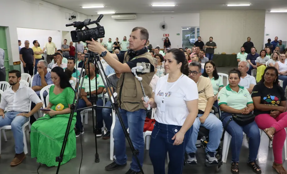 assinatura de pacote de 15 obras em benefício de 11 bairros de Ivaiporã e 3 distritos