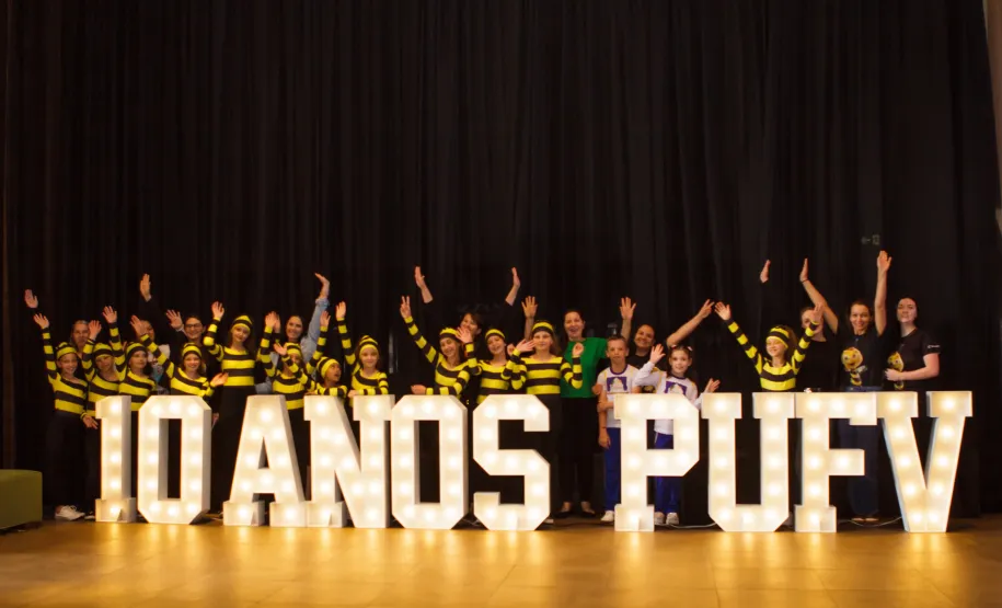 Crianças da Escola Clotilde fizeram uma apresentação de abertura para o evento