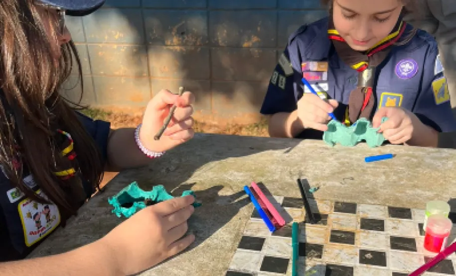 Nossas crianças decorando suas sementeiras