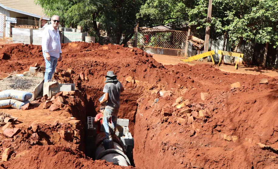 A Prefeitura de Ivaiporã dá início a obras no valor de na Rua Três Marias