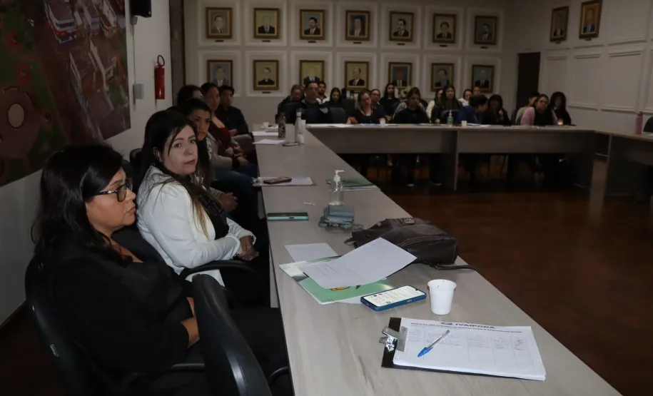 Vigilancia epidemiológica presente na discução das condutas e fluxos no atendimento a casos de violência infantil.