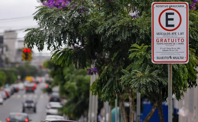 Estacionamento rotativo nas ruas de Araucária